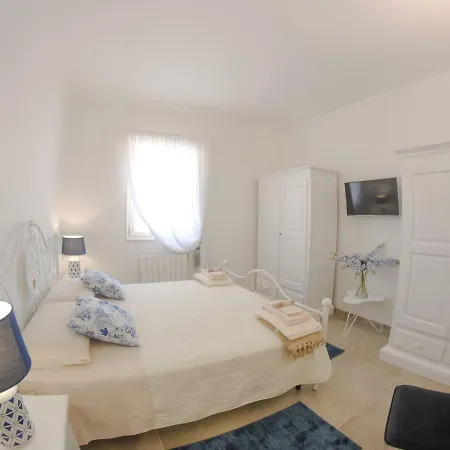 Apartamento Theros With Pool And Jacuzzi San Michele Salentino